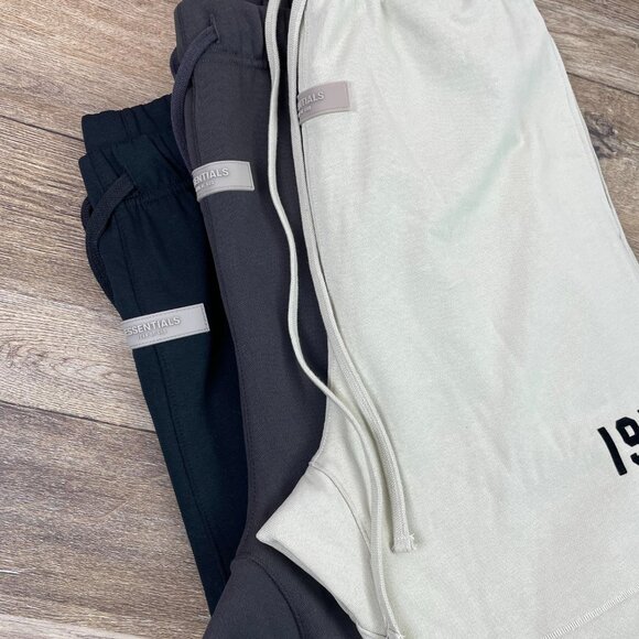 Fear of God Essentials 1977 Shorts Iron Spring Summer Season - Picture 5 of 11